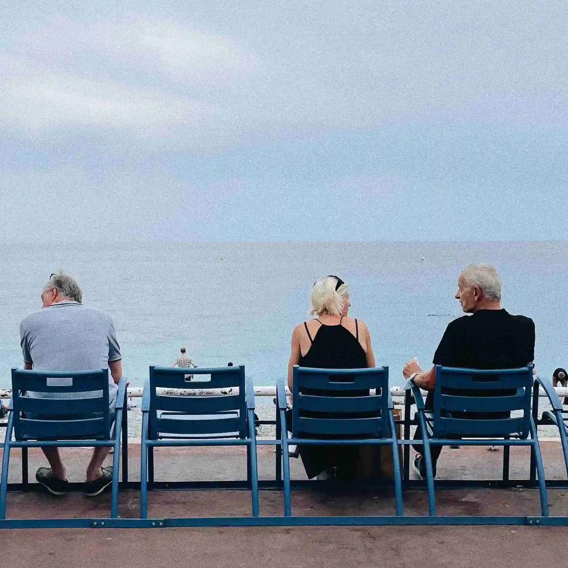 Sillas en el paseo de Cannes