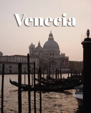 Canal de Venecia al atardecer con góndolas, portada de la guía de Venecia